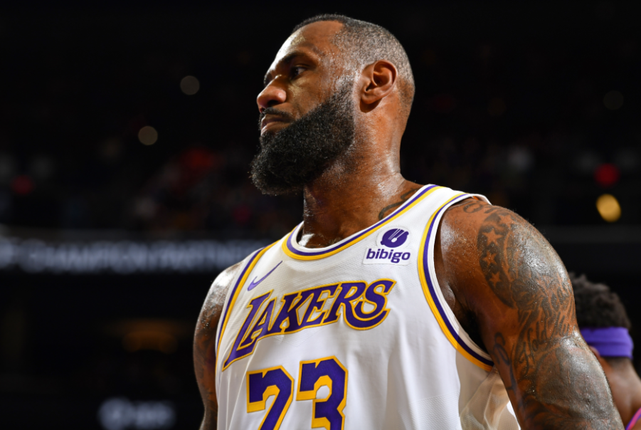 爱与恨的交织：詹姆斯在美国风评为何如此两极分化？  第1张