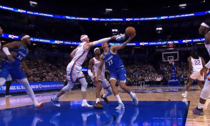 卡鲁索拿鞋子盖帽吃 T，本人首度回应：脑子一热就干了  第1张