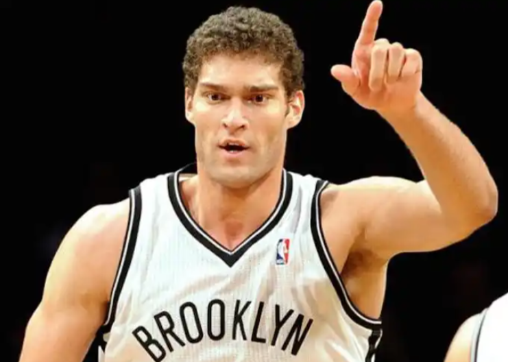 NBA雄鹿队2021夺冠阵容:从首发五虎到夺冠拼图的完整名单 第6张 NBA雄鹿队2021夺冠阵容:从首发五虎到夺冠拼图的完整名单 第6张